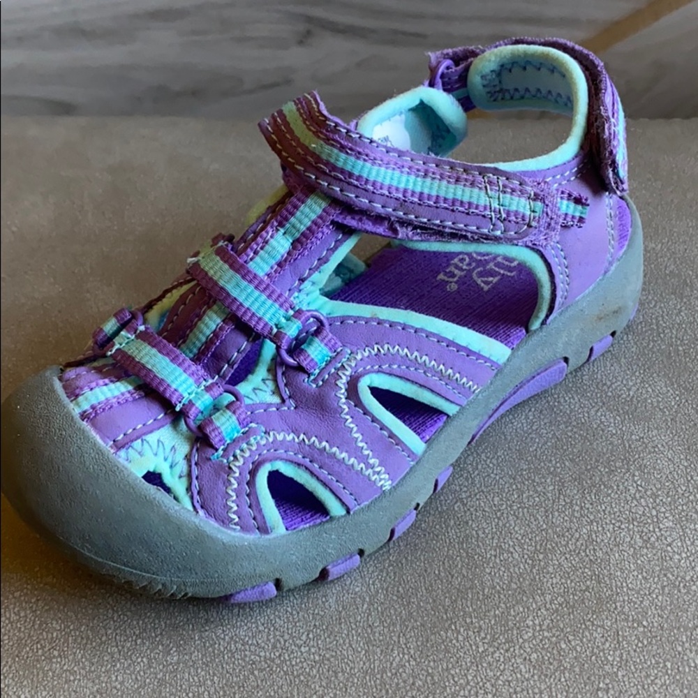 Outdoor toddler shoes! Sz 9/10